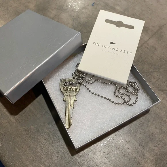 NWT PEACE 🗝Giving Key🗝 see pic for measurements and all the angles!! - Picture 1 of 5